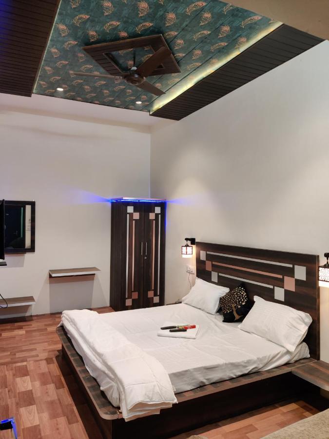 Keshav Hotel Farrukhabad 外观 照片