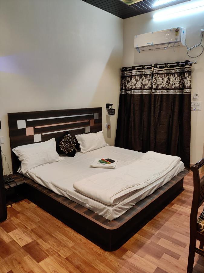 Keshav Hotel Farrukhabad 外观 照片